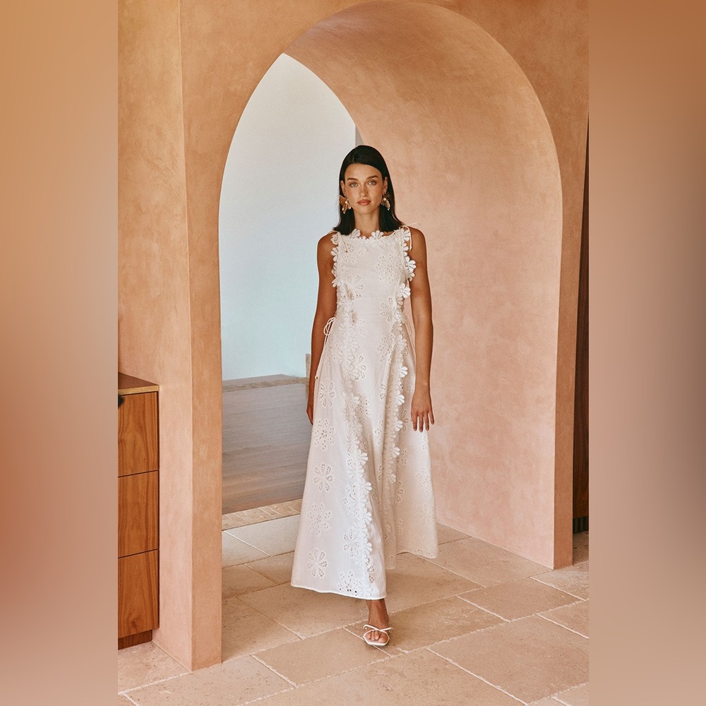 Elegant White Floral Women's Dress